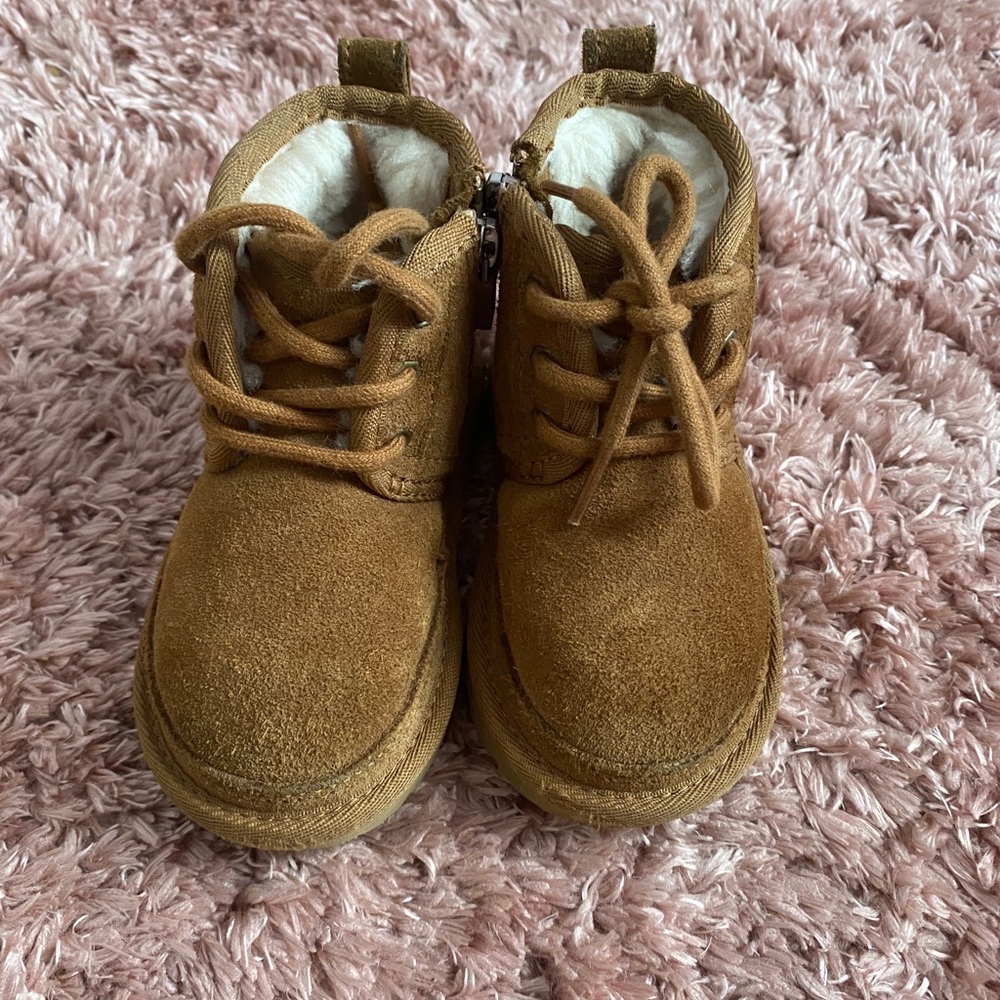 Size 7c toddler tan Ugg boots fur